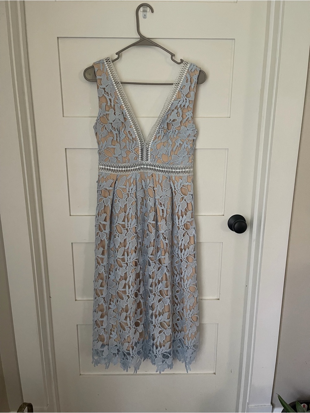 Romeo & Juliet Couture Powder Blue Floral Lace Midi Dress